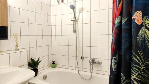 Bad Schmiedeberg Apartment | Kurzentrum, Küche, radfreundlich, gemütliches Bett
