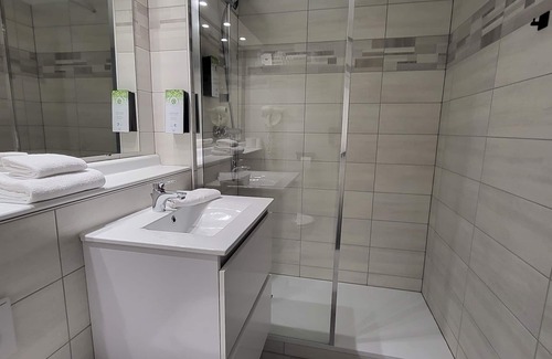 Chatillon-en-Michaille Hotel | KYRIAD BELLEGARDE - Genève