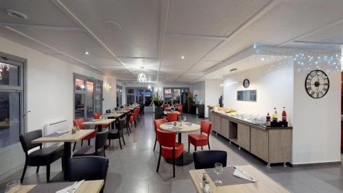 Fontenay-Tresigny Hotel | Kyriad Fontenay - Trésigny
