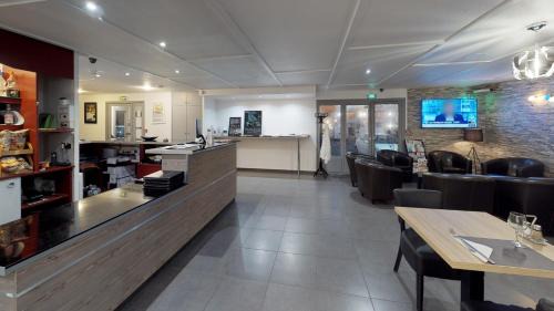 Fontenay-Tresigny Hotel | Kyriad Fontenay - Trésigny