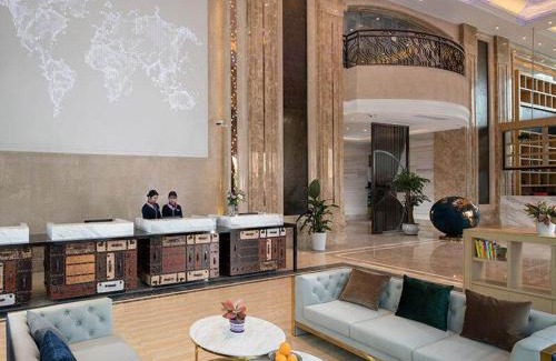 Longhua District Hotel | Kyriad Marvelous Hotel Shenzhen Longhua Mission Hills Bamboo Village Subway Station