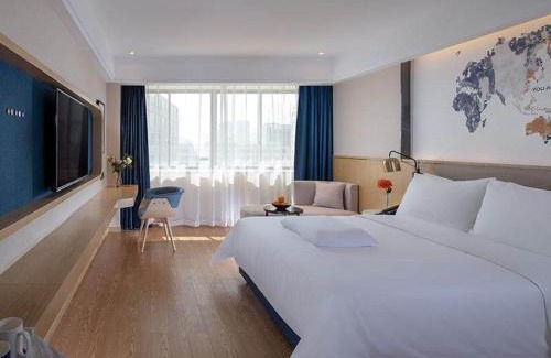 Longhua District Hotel | Kyriad Marvelous Hotel Shenzhen Longhua Mission Hills Bamboo Village Subway Station