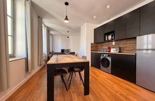 Centre Historique Apartment | L'Ébène - Wifi - Proche des Halles et du centre ville