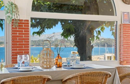 Le Pradet Villa | L'Échappée Bleue Sea view terrace