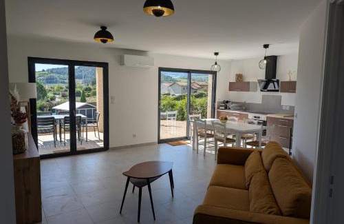 La Roche-Vineuse House | L'échappée Bourguignonne