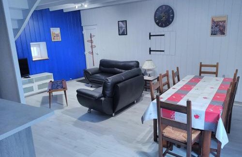 La Chapelle-Agnon House | L 'échappe-loups maison de 2 à 8 personnes et garage