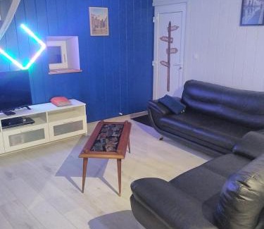 La Chapelle-Agnon House | L 'échappe-loups maison de 2 à 8 personnes et garage
