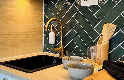 Sablon Apartment | L'Émeraude - Comfortable studio + private parking