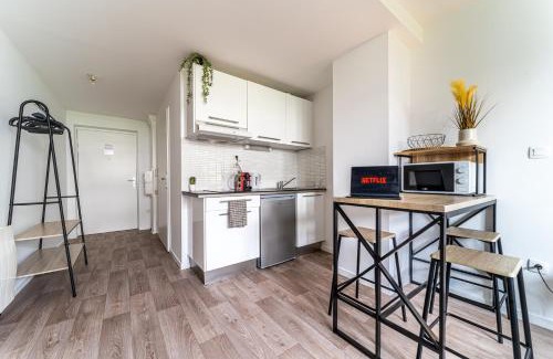 Roubaix Apartment | L'Équinoxe - Barbieux - EDHEC - Wifi - Parking