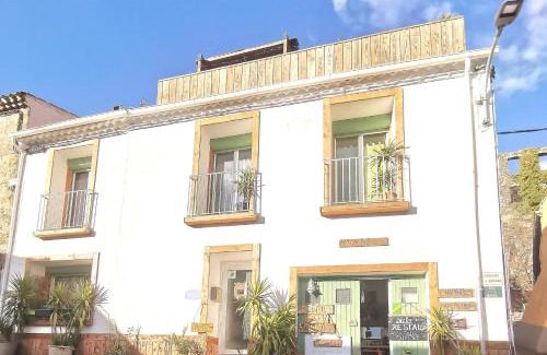 Camps-sur-l'Agly House | L'ÉTAPE BIEN ÊTRE,chambres et tables d'hôtes,épicerie Café, salon de massage