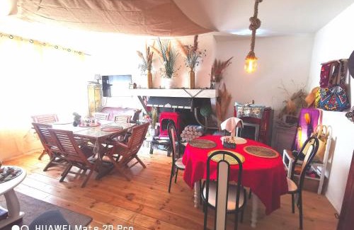Camps-sur-l'Agly House | L'ÉTAPE BIEN ÊTRE,chambres et tables d'hôtes,épicerie Café, salon de massage