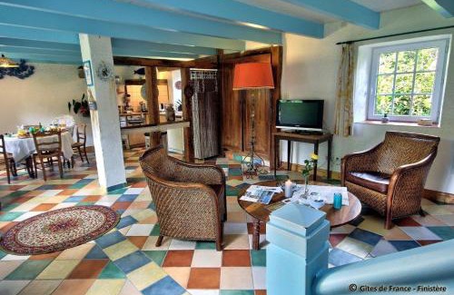 Plouguin House | L~ABERCaiL