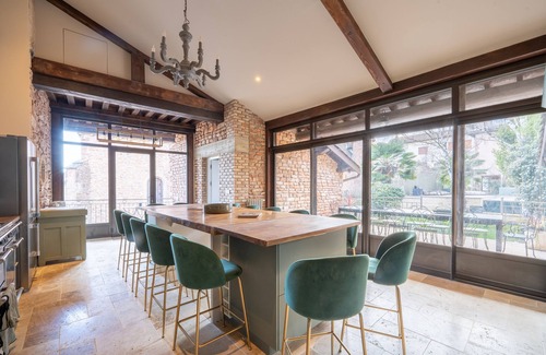 Leynes Villa | L'académie, Propriété 5 étoiles 420m² 15 Pers Evènement, Soirée Résidence