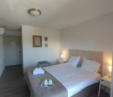 Porto-Vecchio Hotel | L'Aiglon Bylitis