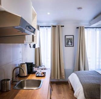 Saint-Quentin Apartment | L'Albatros 002 - Hypercentre * Cosy * Wifi