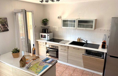 Frejus Apartment | L'AMPHITHÉÂTRE, 3-room air-conditioned apartment, terrace, swimming pool & parking lot