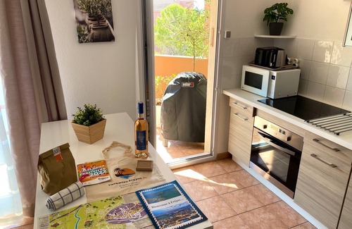Frejus Apartment | L'AMPHITHÉÂTRE, 3-room air-conditioned apartment, terrace, swimming pool & parking lot