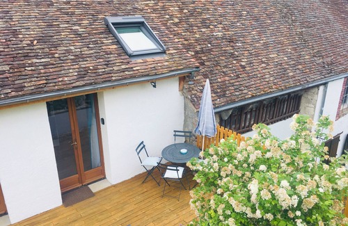 Paron Apartment | L'ANNEXE: 20 m2 studio with terrace and greenery! 5mn from Sens