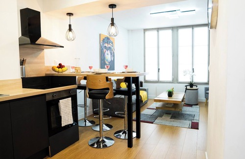 Bourgogne Apartment | L'Arche d'Orléans - superb 2-bedroom apartment in Orléans