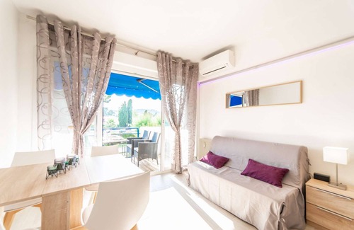 Cros-de-Cagnes Apartment | L'Ascot - Apartment 300m from the beaches, racecourse view