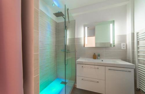 Cros-de-Cagnes Apartment | L'Ascot Appartement, plages à 300m, vue hippodrome