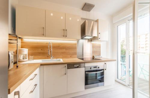 Cros-de-Cagnes Apartment | L'Ascot Appartement, plages à 300m, vue hippodrome