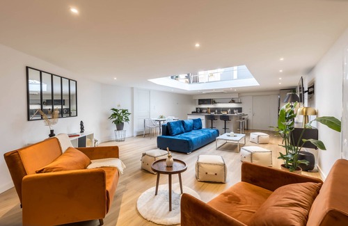 Nord - Gare Apartment | L' Atypique - The LOFT in Le Mans Hyper Centre/100m from the train station