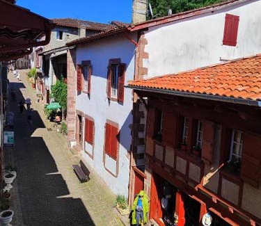 Saint-Jean-Pied-de-Port Hostel | L'Auberge du pèlerin - ST JEAN PIED DE PORT