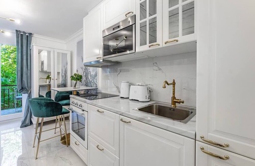 Montreux Apartment | L'Eden studio with a balcony - Lake View