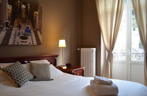 Plombieres-les-Bains Hotel | L'Empereur, sa Femme et le petit Prince