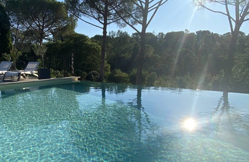 Quartier des Espesses House | L'Encantada, charming property in Nîmes with swimming pool and green spaces