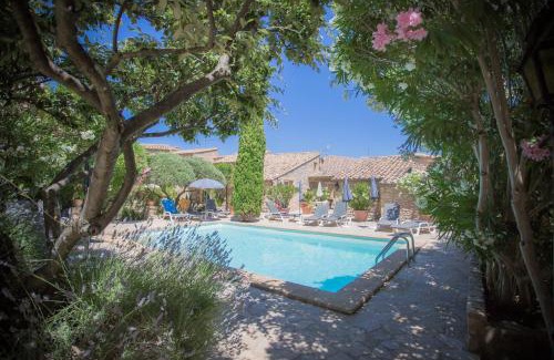 Cabrieres Hotel | L'Enclos des Lauriers Roses