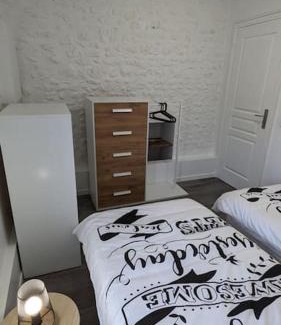 La Ferte-Alais Apartment | L'Entracte - Appart Hôtel - Hypercentre