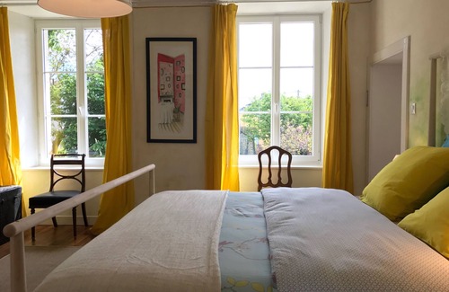 Saint-Vaast-la-Hougue Bed & Breakfast | L'Ermitage