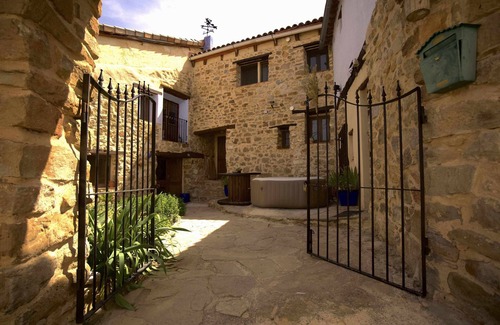 La Cuevarruz Apartment | L'Escala - Triple Apartment