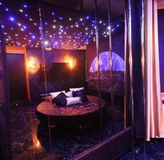 Laon Apartment | L Escapade Love Room