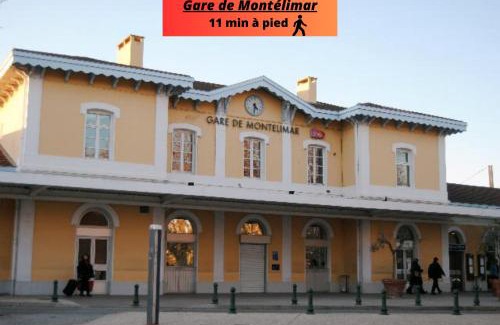 Montelimar Apartment | L'Escapade-Spacieux -Climatisation-Centre Ville