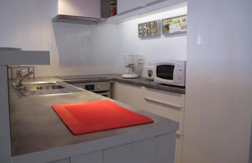 Suze-la-Rousse House | L'Esperluette