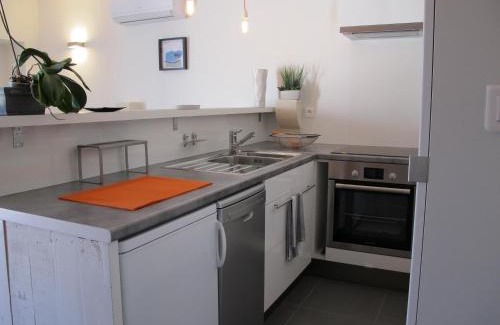 Suze-la-Rousse House | L'Esperluette