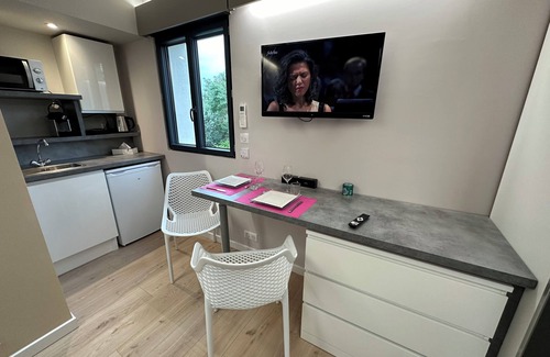 Milhaud Apartment | L'Esquisse en Rose