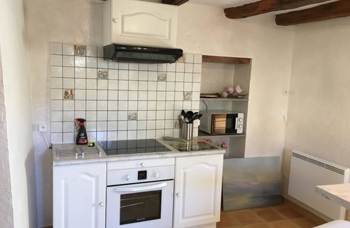 La Roche-Posay House | L'évidence * Atypical house of 60m² with private interior courtyard