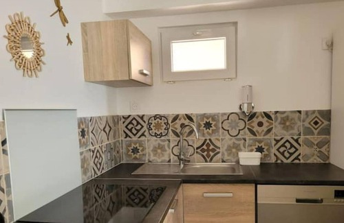 Baron Apartment | L'hacienda de Baron : Gîte Avec Jardin et Piscine