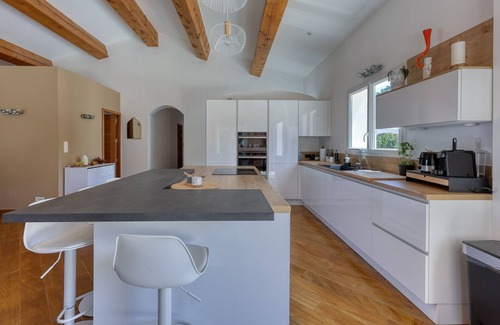 Lorgues Villa | L'Hacienda - Villa Climatisée avec Piscine