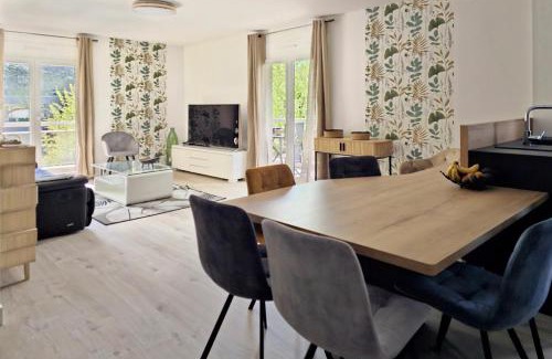 Annecy Apartment | L'HARMONIE, Appartement 2 chambres proche du lac, calme et lumineux