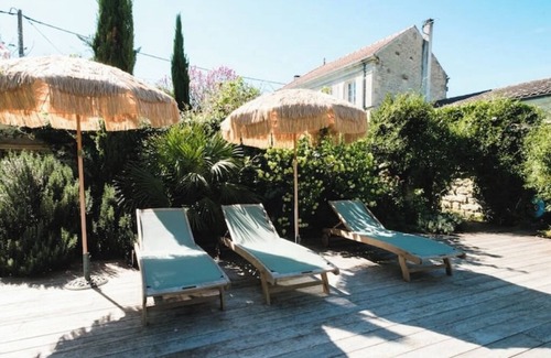 Landrais House | "L'Hermione * " Charming gîte for 6 in the Charente countryside