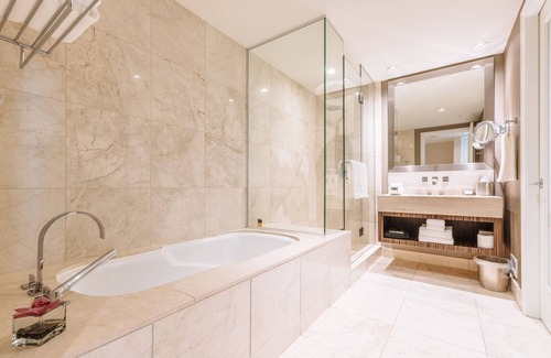 Central Hotel | L'Hermitage Hotel