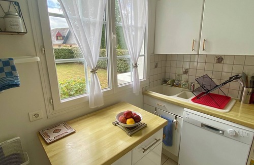 Concarneau House | L'Oasis, a cosy home in the heart of Concarneau's Cabellou district,