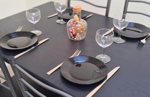 Loyettes Apartment | L'Oasis Fleurie