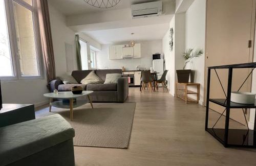 Paulhan Apartment | L’olivier - Appartement