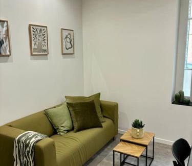 Grand Trou - Saint Jean De Dieu Apartment | L'Olivier - Calme, Chaleureux, proche transports